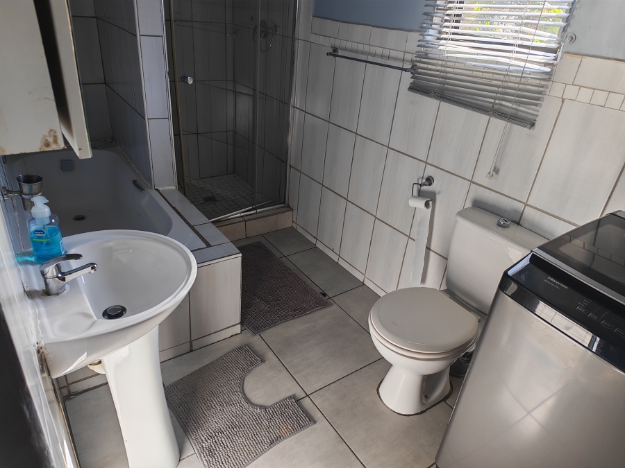 3 Bedroom Property for Sale in Nomzamo Western Cape
